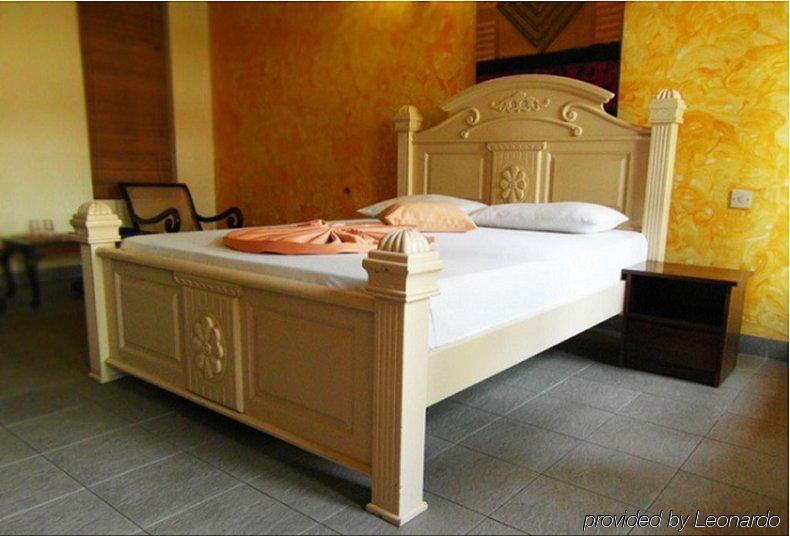 Yoho Rivi Ras Hotel Дехивала-Маунт-Лавиния Номер фото
