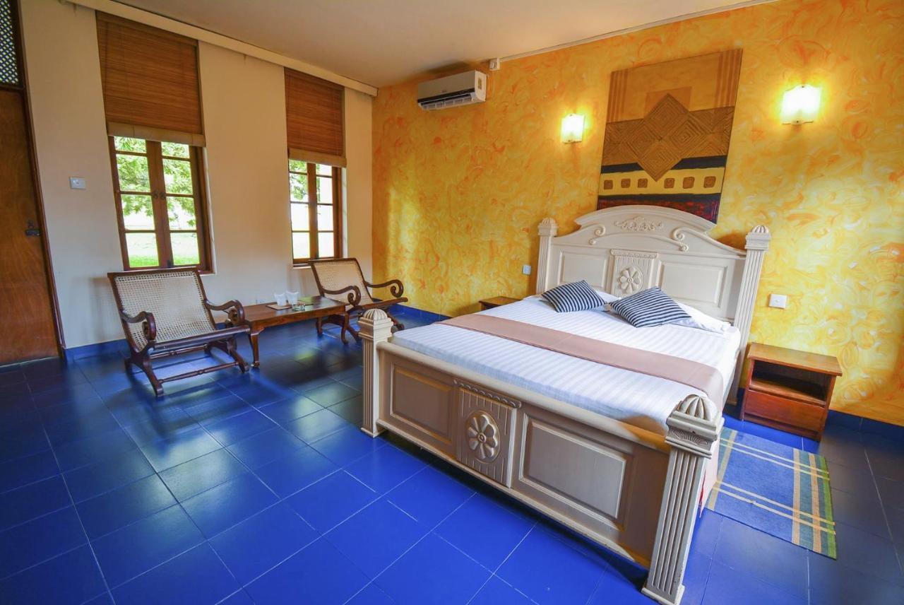 Yoho Rivi Ras Hotel Дехивала-Маунт-Лавиния Экстерьер фото